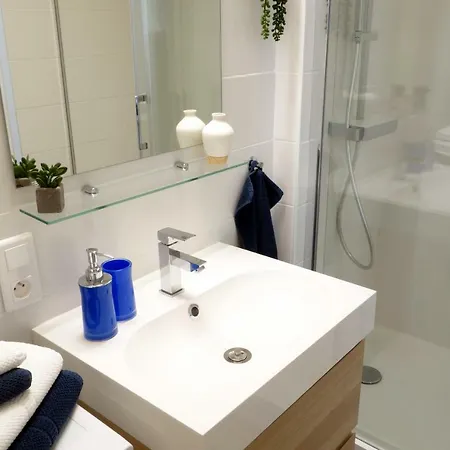 - Le Chic Apartment *
